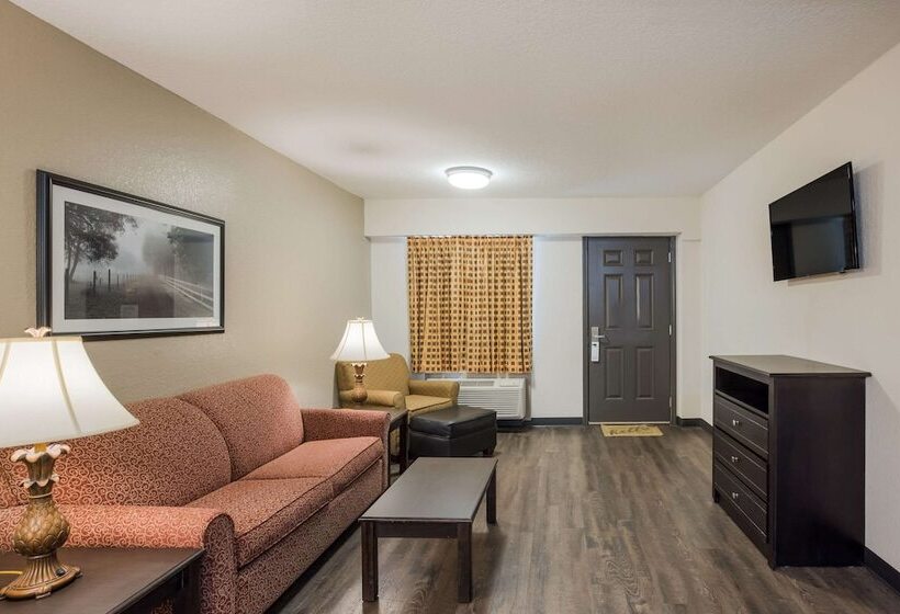 스위트, Econo Lodge