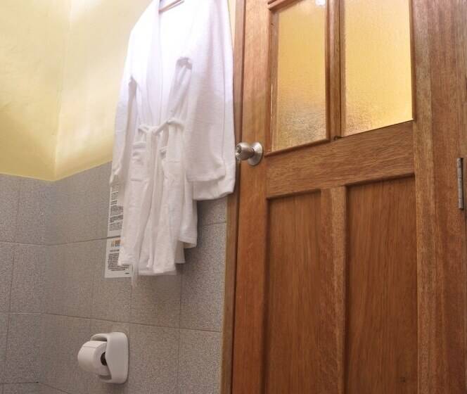 اتاق استاندارد چهار تخته, Punta Sal Bungalows