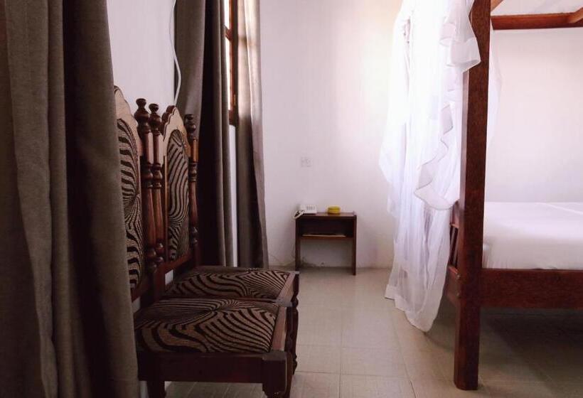 اتاق لوکس, Shangani