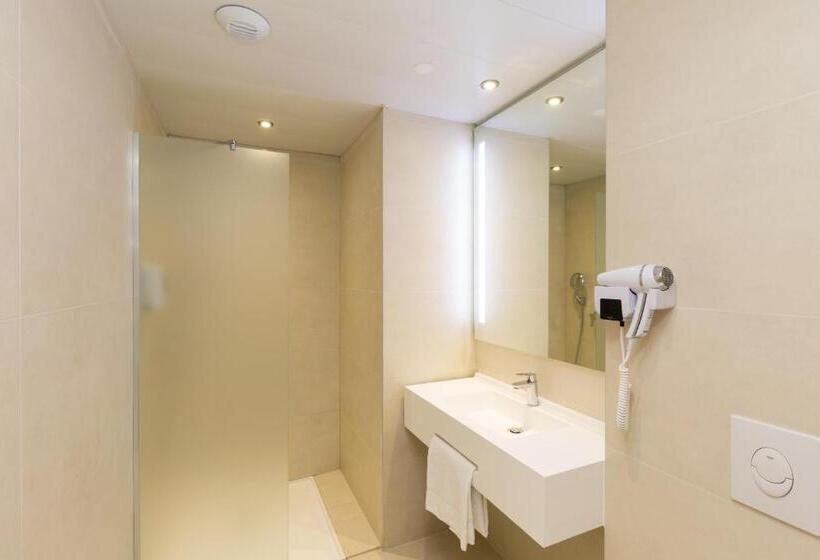 غرفة قياسية رباعية, B&b Hotel Longwy Porte Du Luxembourg