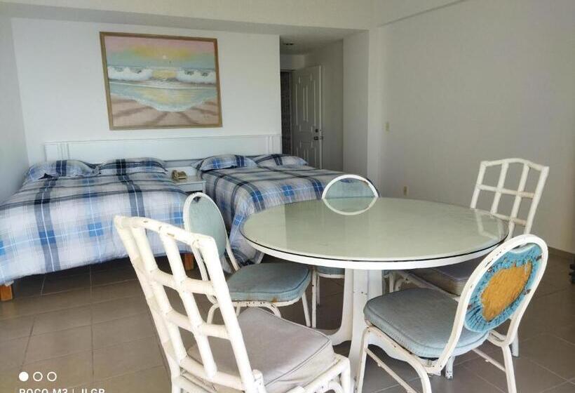 Номер Стандарт с Балконом, Playa Dorada Condominio Torres Gemelas