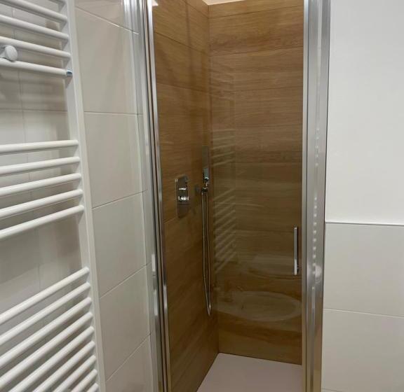 Quarto Estandar, Real Home