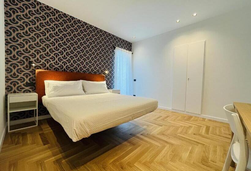 اتاق استاندارد با چشم‌انداز استخر, Marina Boutique Rooms