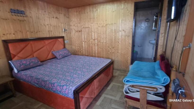 اتاق استاندارد با چشم‌انداز دریاچه, Sky Fall Guest House