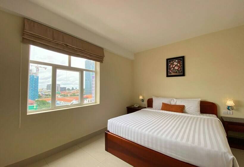 Deluxe Room, Centrana