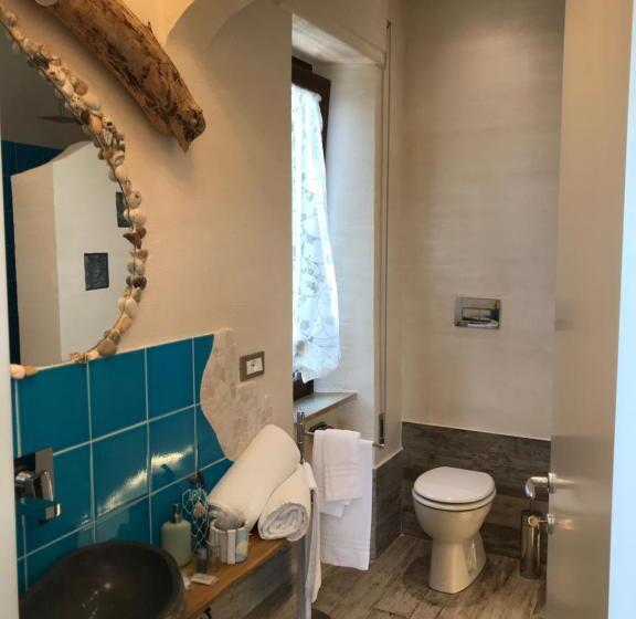 اتاق لوکس سه تخته, Lagarolina Del Conero B&b