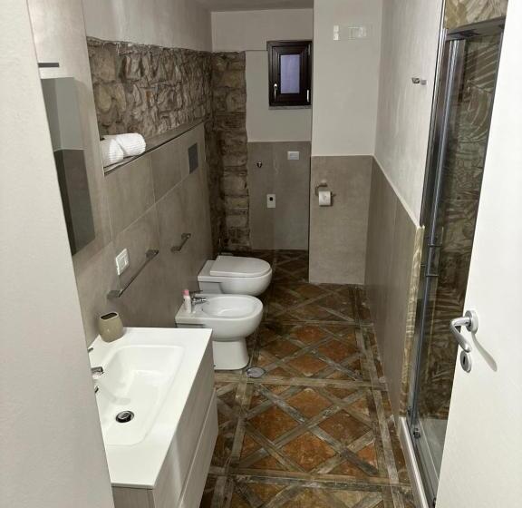 اتاق استاندارد سه نفره, B&b Corcillo