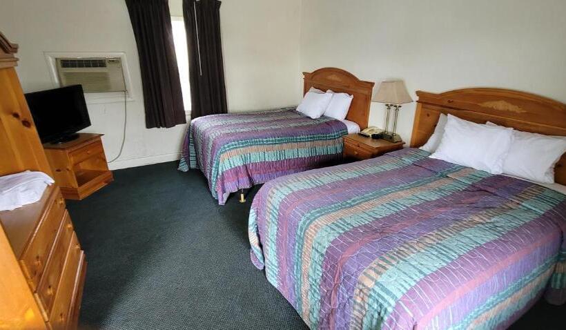 Номер Стандарт, Town & Country Inn