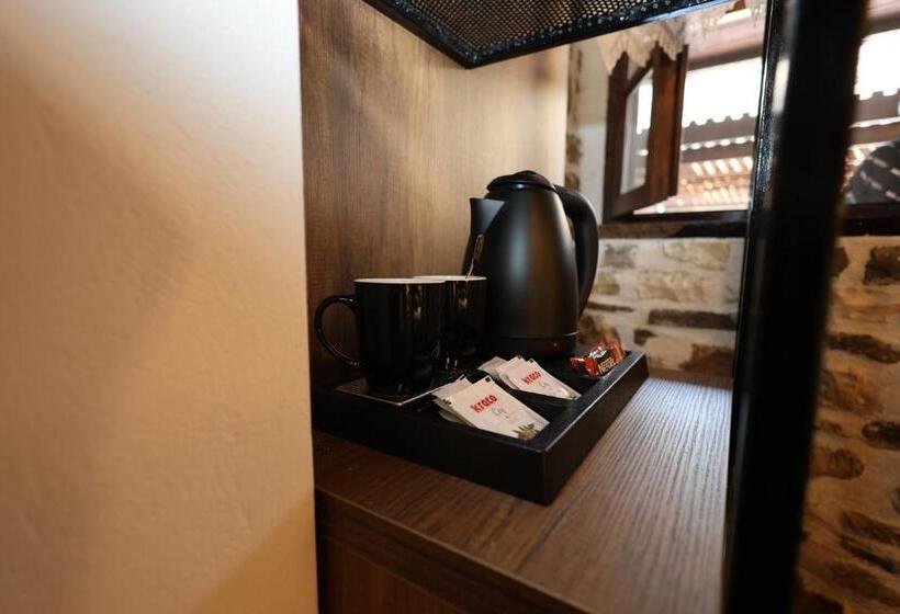 اتاق استاندارد با چشم‌انداز باغ, Ador Boutique