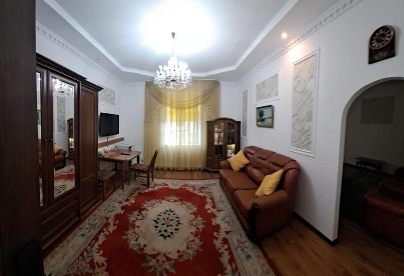 سوئیت با وان آب گرم, гостиничный комплекс Raxan