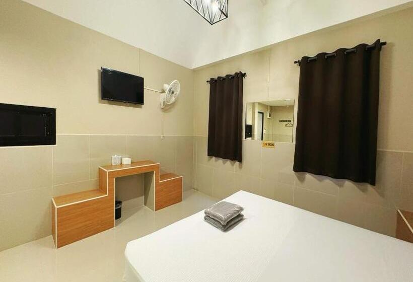 Номер Deluxe, Oyo 75522 Classroom Resort