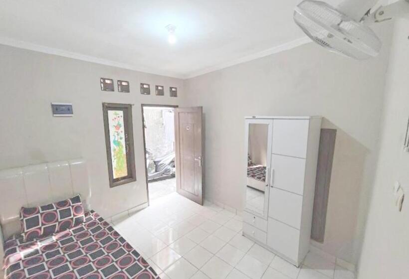 Номер Economy, Spot On 94146 Rama Residence Syariah