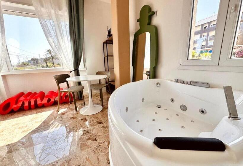Номер Deluxe с Балконом, New Seaside Suite