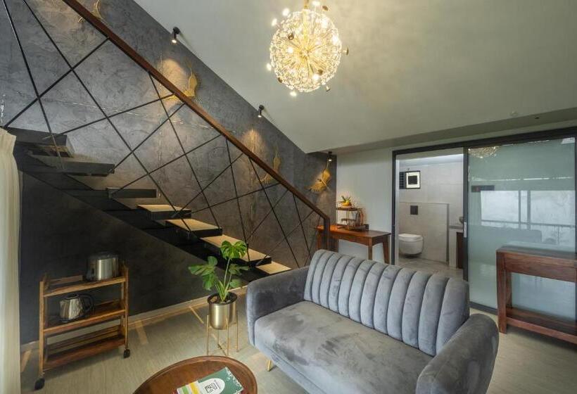 اتاق استاندارد با تخت بزرگ, Tomorrowland Farms And Suites