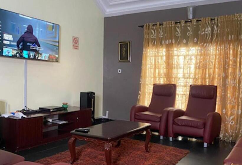 اتاق خانوادگی, Bella Homes Short Let Apartment