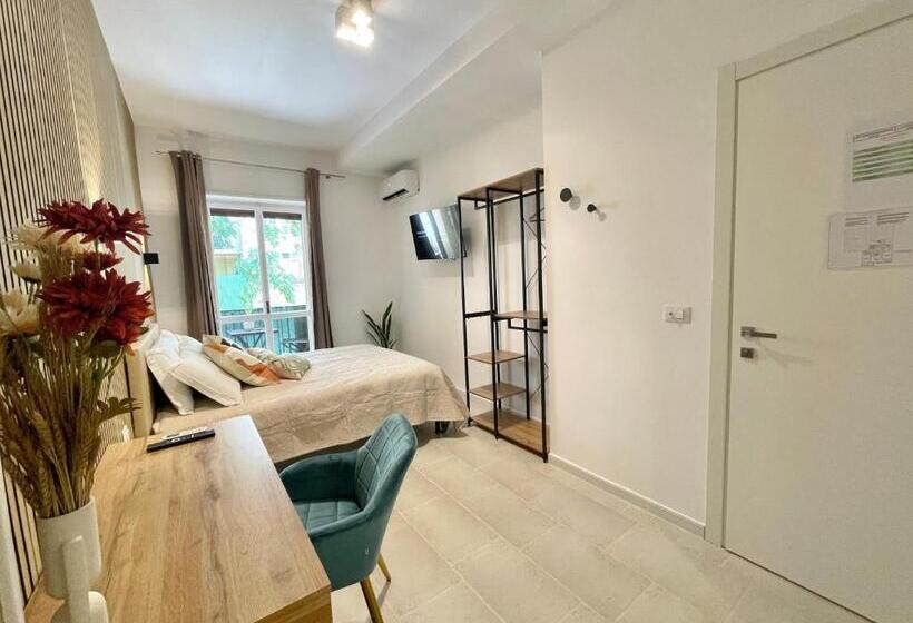 اتاق لوکس, Suites 167