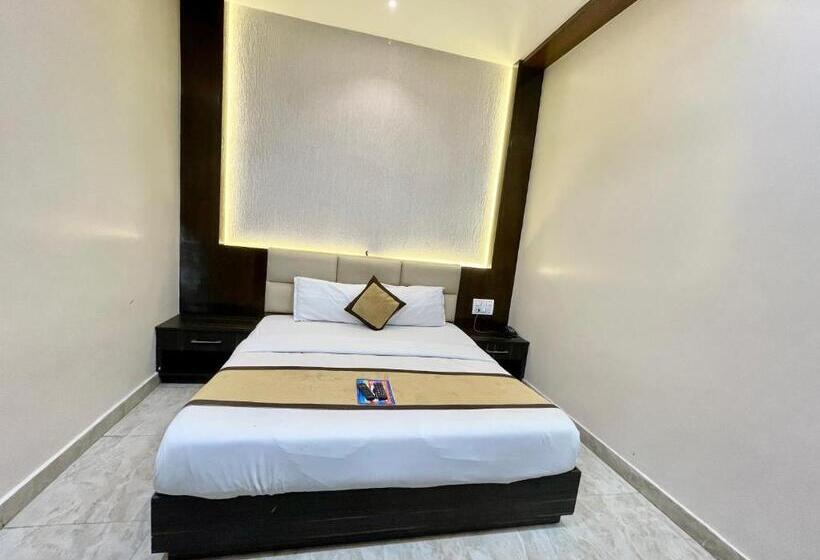 豪华房间, Le Grace ! Haridwar होटल ले ग्रेस, ஹோட்டல் லீ கிரேஸ் Fully Air Conditioned Hotel, Lift Wifi And Park