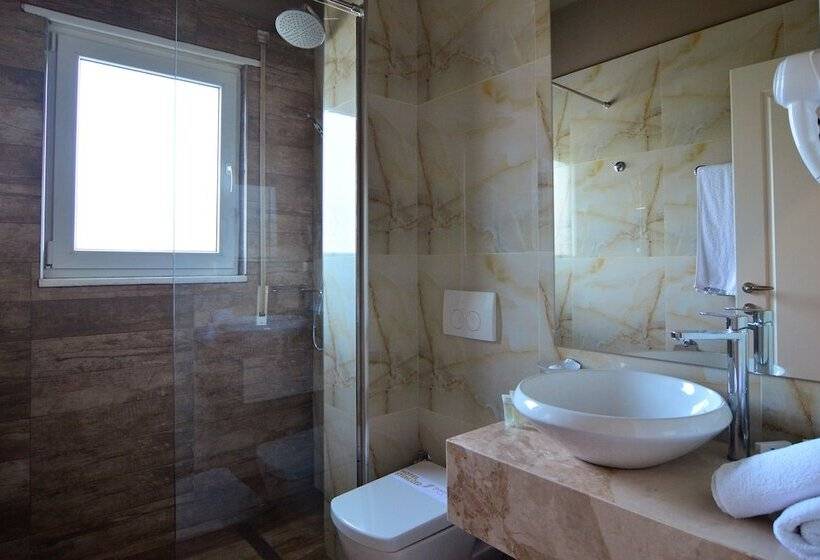 Семейный Номер, Sandy Beach Resort