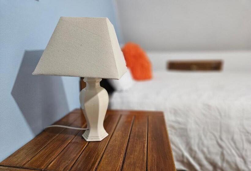 Номер Deluxe, Affordable Rooms With Kitchen Near Station Overnight Free Parking 6pm To 8am