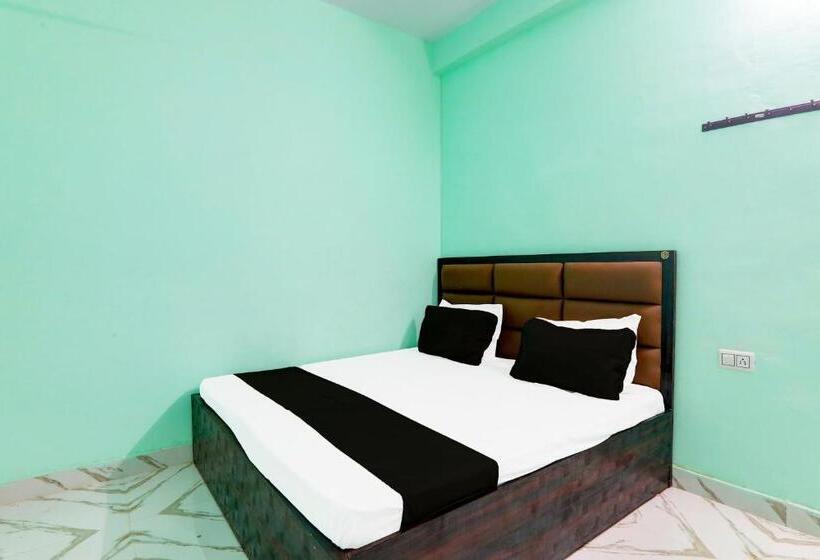 اتاق لوکس سه تخته, Spot On Hotel Ar Complex