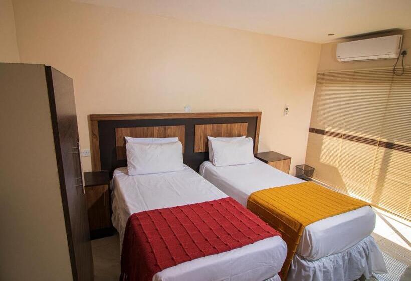 اتاق خانوادگی, Fidelity Lodgings