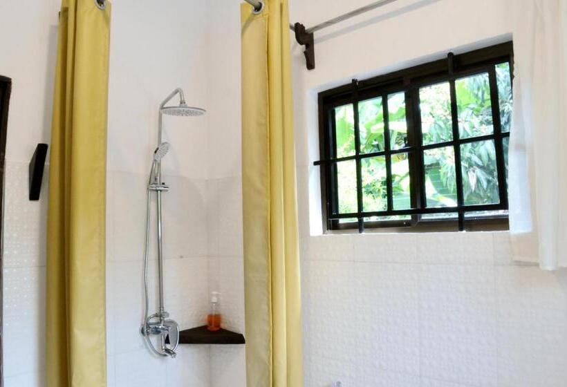 اتاق لوکس, Oya Guest House
