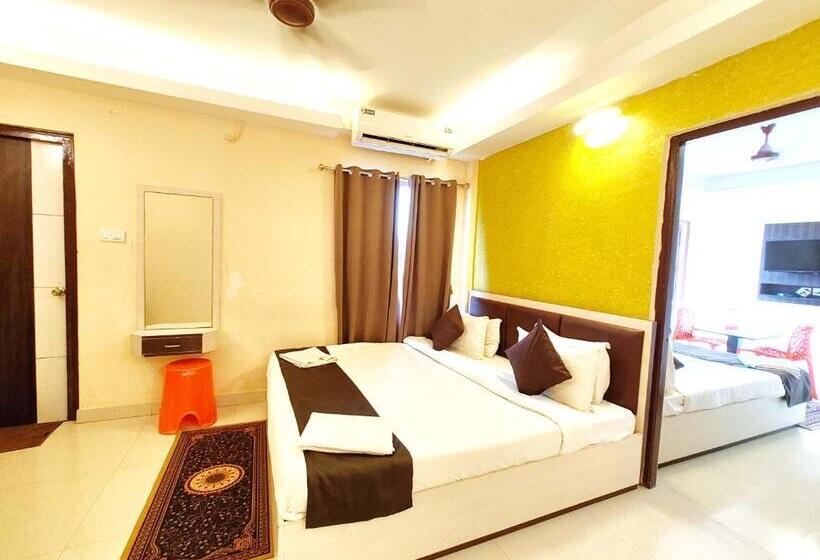 Номер Deluxe Кровать Кинг, Grg Grand Resort Puri Sea View Room   With Spacious And Luxury Room   Lift And Parking Facilities Wi