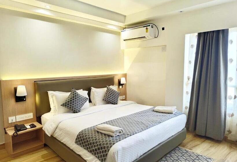 Номер Deluxe Кровать Кинг, Grg Grand Resort Puri Sea View Room   With Spacious And Luxury Room   Lift And Parking Facilities Wi