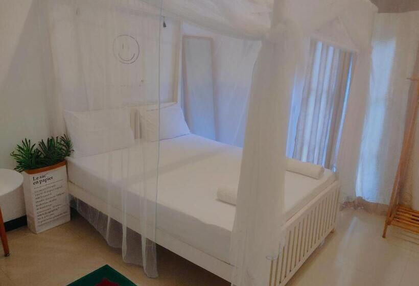اتاق اکونومی, Yala Safari Grand