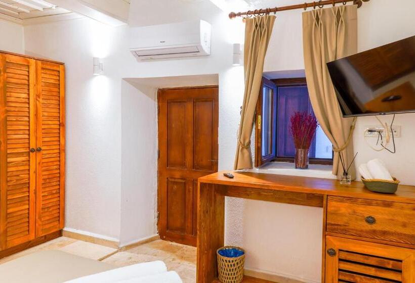 Номер Deluxe, Ni̇yama Mari̇na Butik