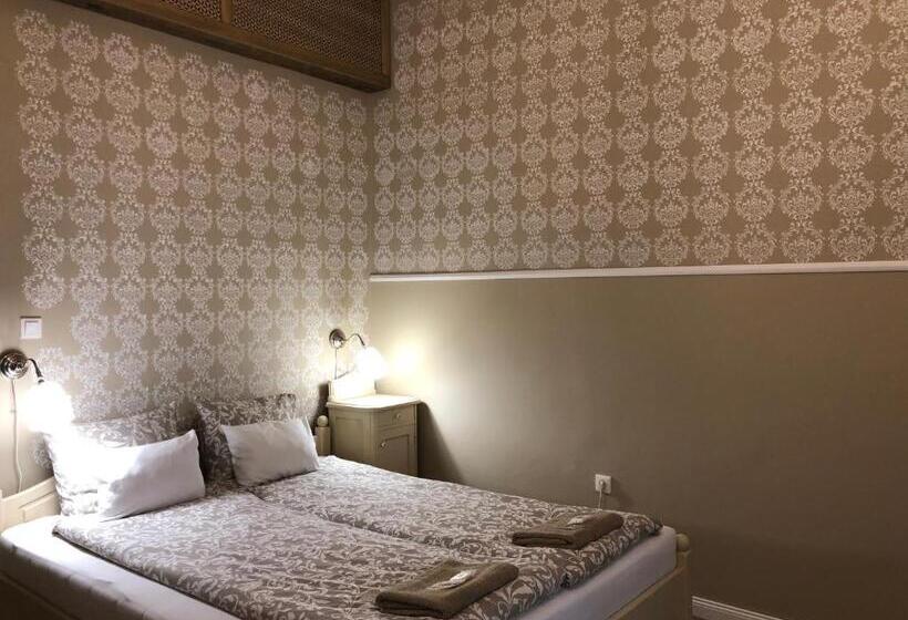 Номер Superior, Tulipán Villa Panzió