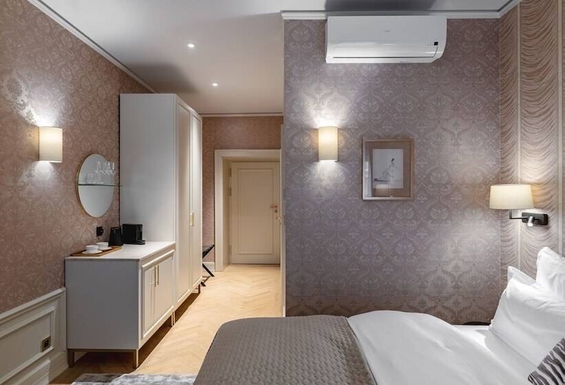اتاق استاندارد یک نفره, Unicus Palace Old Town   Destigo Hotels
