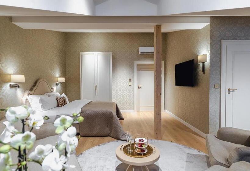 اتاق لوکس, Unicus Palace Old Town   Destigo Hotels