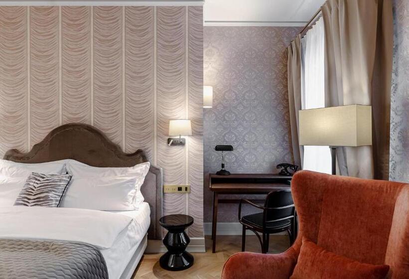 اتاق استاندارد یک نفره, Unicus Palace Old Town   Destigo Hotels