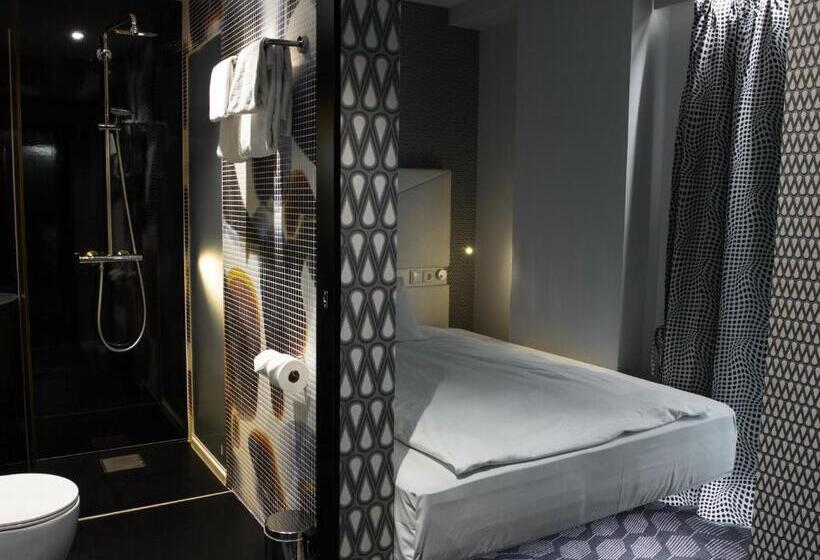 اتاق استاندارد یک نفره, Magic Hotel Korskirken