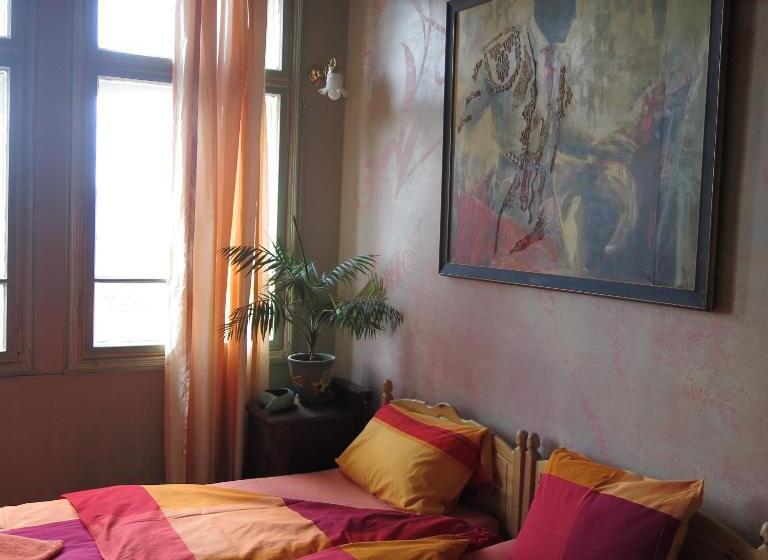 اتاق استاندارد با سرویس بهداشتی مشترک, Rooster Hostel