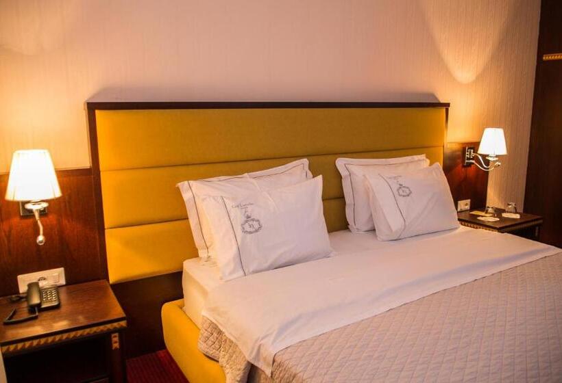 Familjesvit, Santa Quaranta Premium Resort