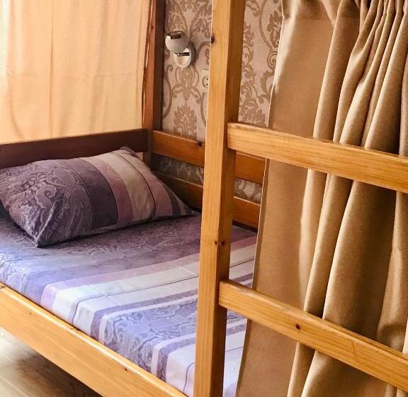 غرفة قياسية رباعية, Green Street Hostel