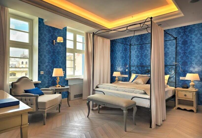 اتاق لوکس, Relais Le Chevalier