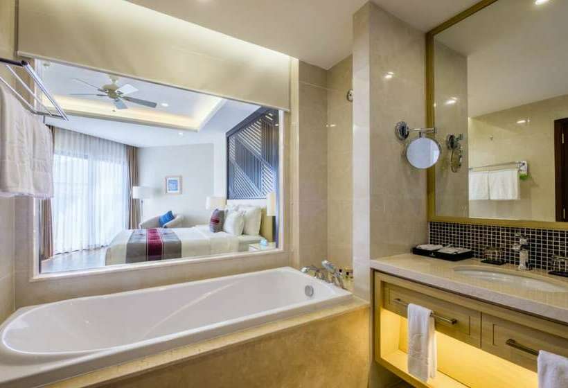 اتاق لوکس با تخت بزرگ, Renaissance Hoi An Resort & Spa