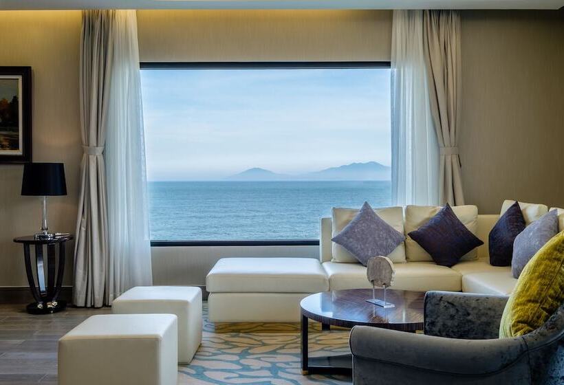 ویلای 3 خوابه, Renaissance Hoi An Resort & Spa