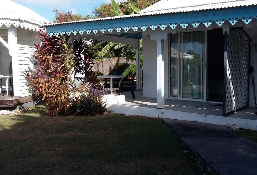 اتاق استاندارد با چشم‌انداز باغ, Hostellerie Des Châteaux