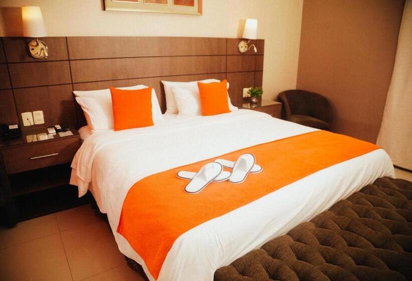 سوییت لوکس, Howard Johnson Ciudad Del Este