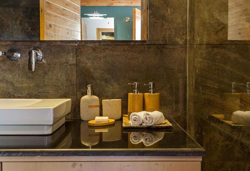 디럭스 룸, Rakkh Resort, A Member Of Radisson Individuals Retreats
