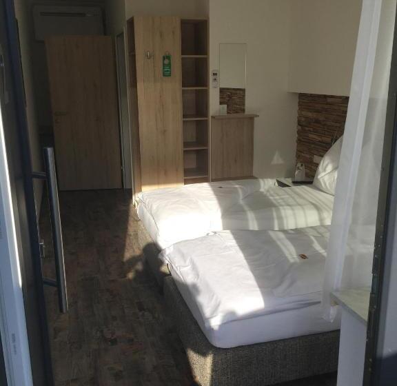 Quarto Deluxe, Burg Rooms   24h Self Check In