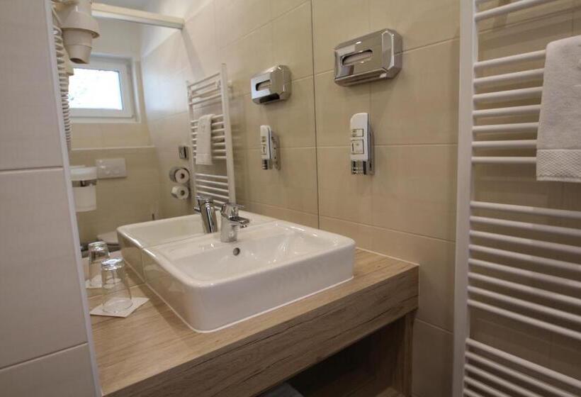 Quarto Deluxe, Burg Rooms   24h Self Check In