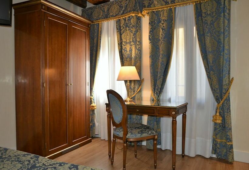 اتاق اکونومی, B&b Le Marie