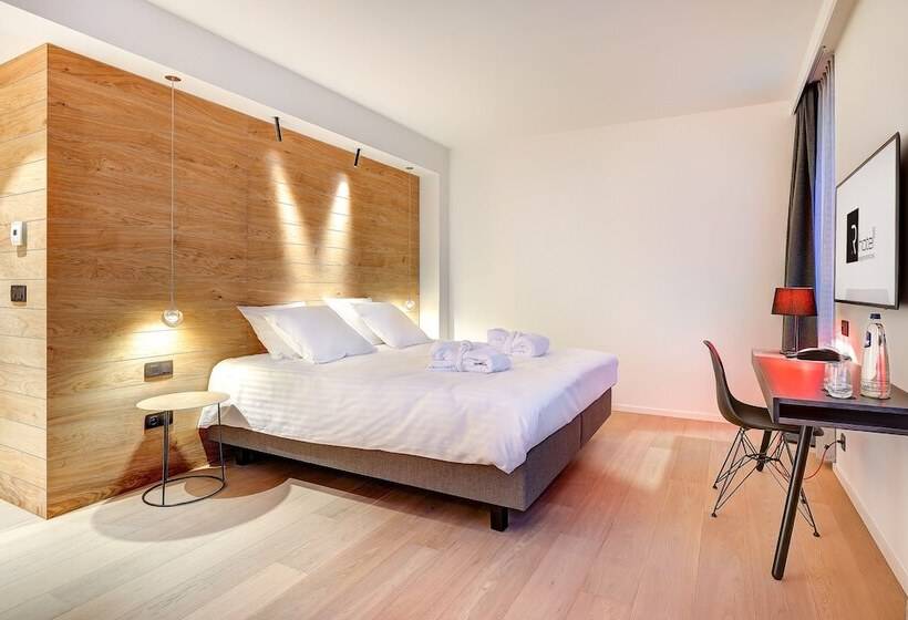 Номер Стандарт, R Hotel Experiences
