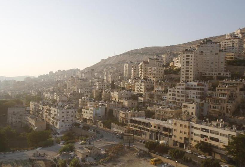 سوییت خانوادگی, Isra