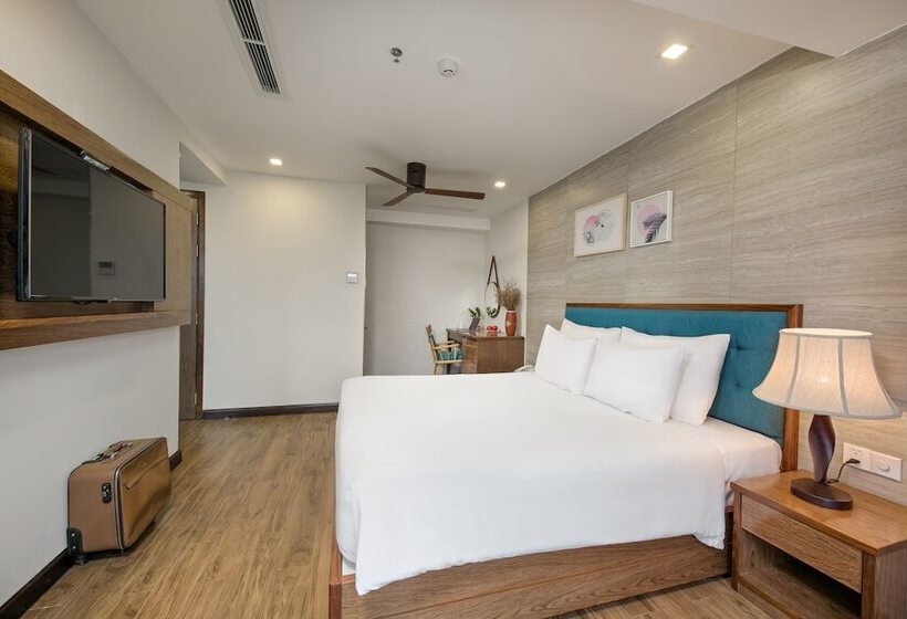 سوییت لوکس, White Sand Boutique